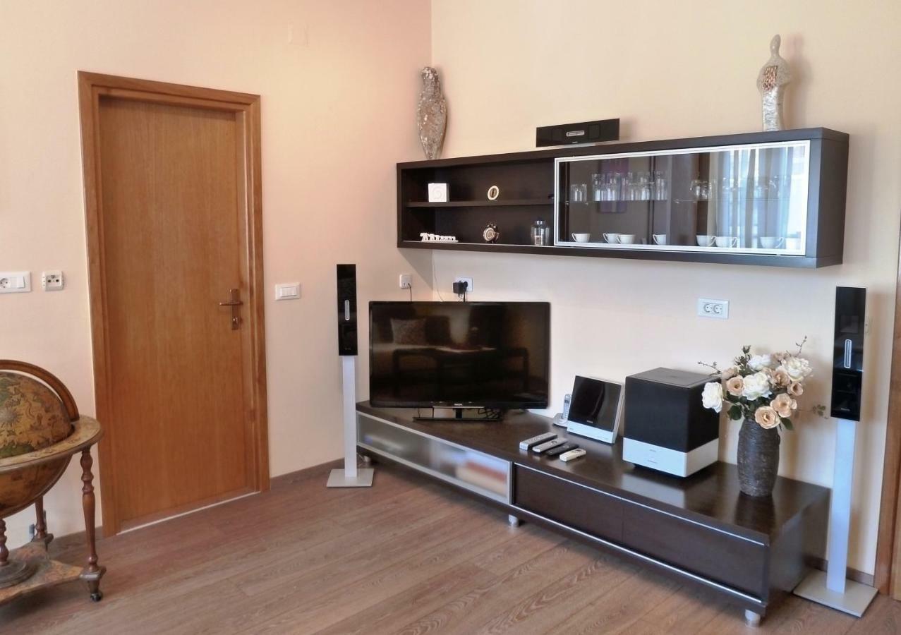 Nice Apartment & Room In קאבטאט מראה חיצוני תמונה