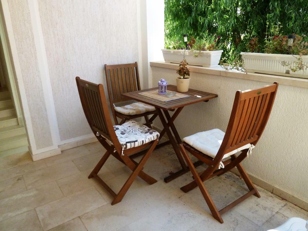 Nice Apartment & Room In קאבטאט מראה חיצוני תמונה